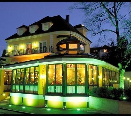 Parkhotel Neubauer Savanyúkút Kültér fotó