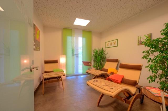 Parkhotel Neubauer Savanyúkút Kültér fotó